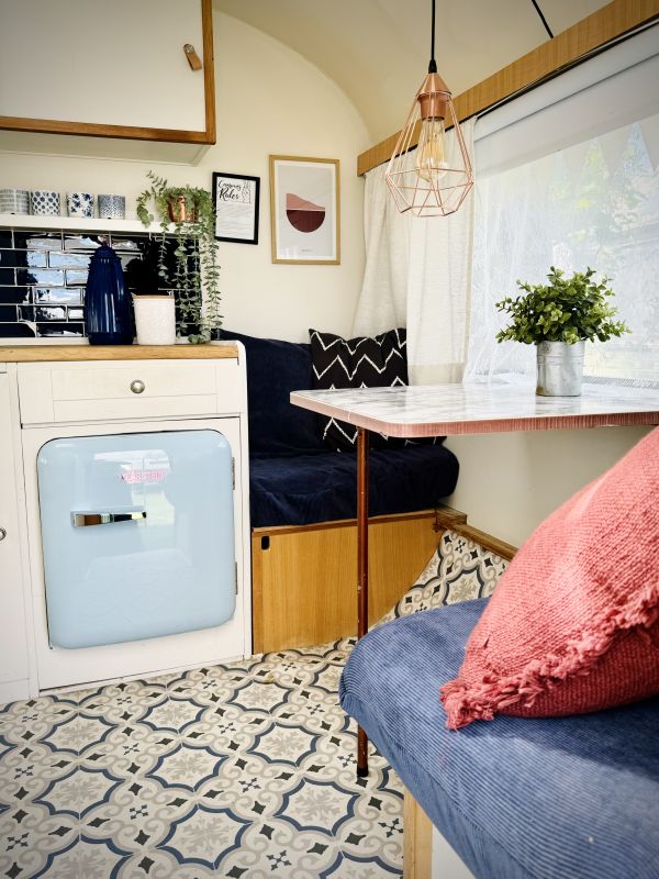 Retro camper with fully equipped kitchen for Elbe camping near Hamburg