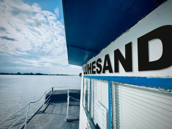 Fähre zur Elbinsel Lühesand
