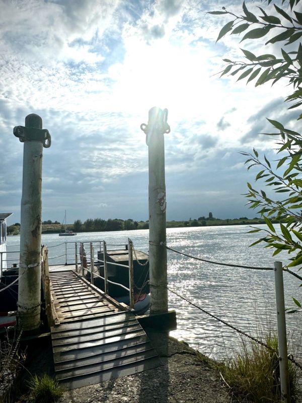 Fähranleger bei der Elbinsel Lühesand